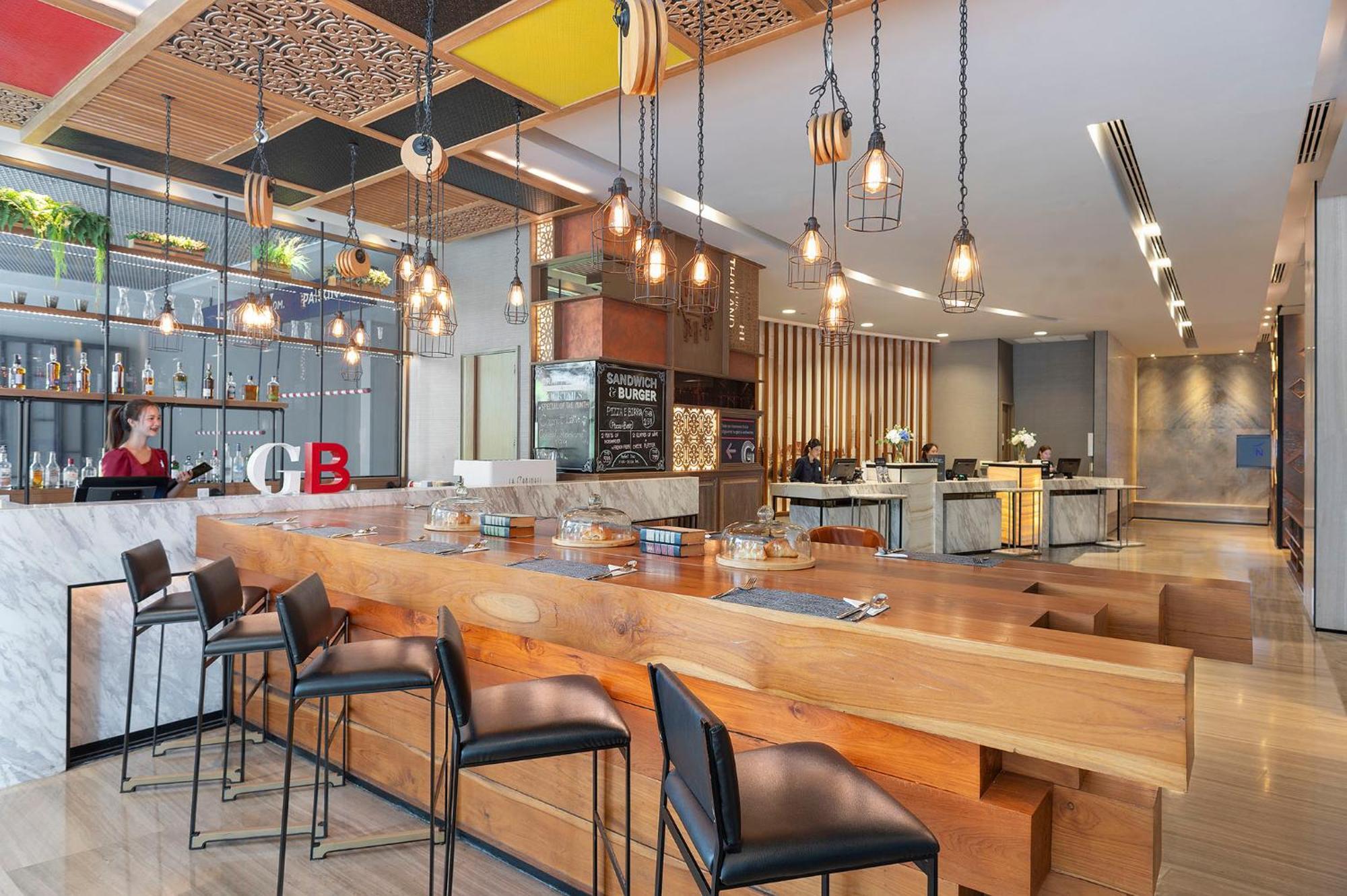 Novotel Sukhumvit 20 Hotel 4*
